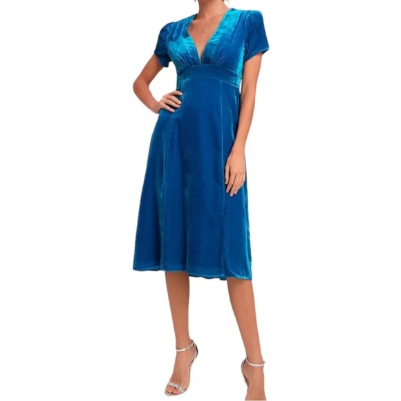 Margie‎ Blue Velvet V-Neck Midi Dress,NWT, size small - Picture 1 of 2
